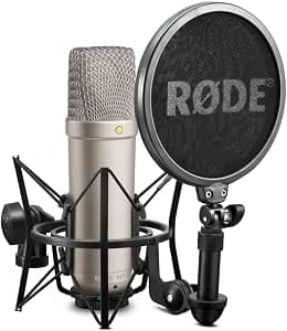 RØDE NT1-A Großmembran-Kondensatormikrofon mit Nierencharakteristik, Mikrofonspinne, Popschutz und XLR-Kabel für Musikproduktion, Gesangsaufnahmen, Streaming und Podcasting