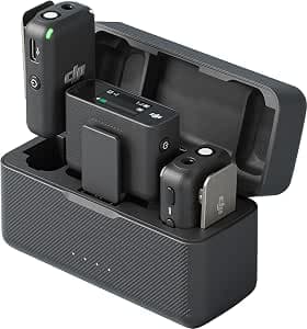 DJI Mic(トランスミッター×2 + レシーバー×1 + 充電ケース) ワイヤレス ラベリアマイク 伝送距離250m 15時間バッテリー駆動 ノイズ低減 PC iPhone インタビュー カメラ対応 YouTube Vlog用ワイヤレスマイク
